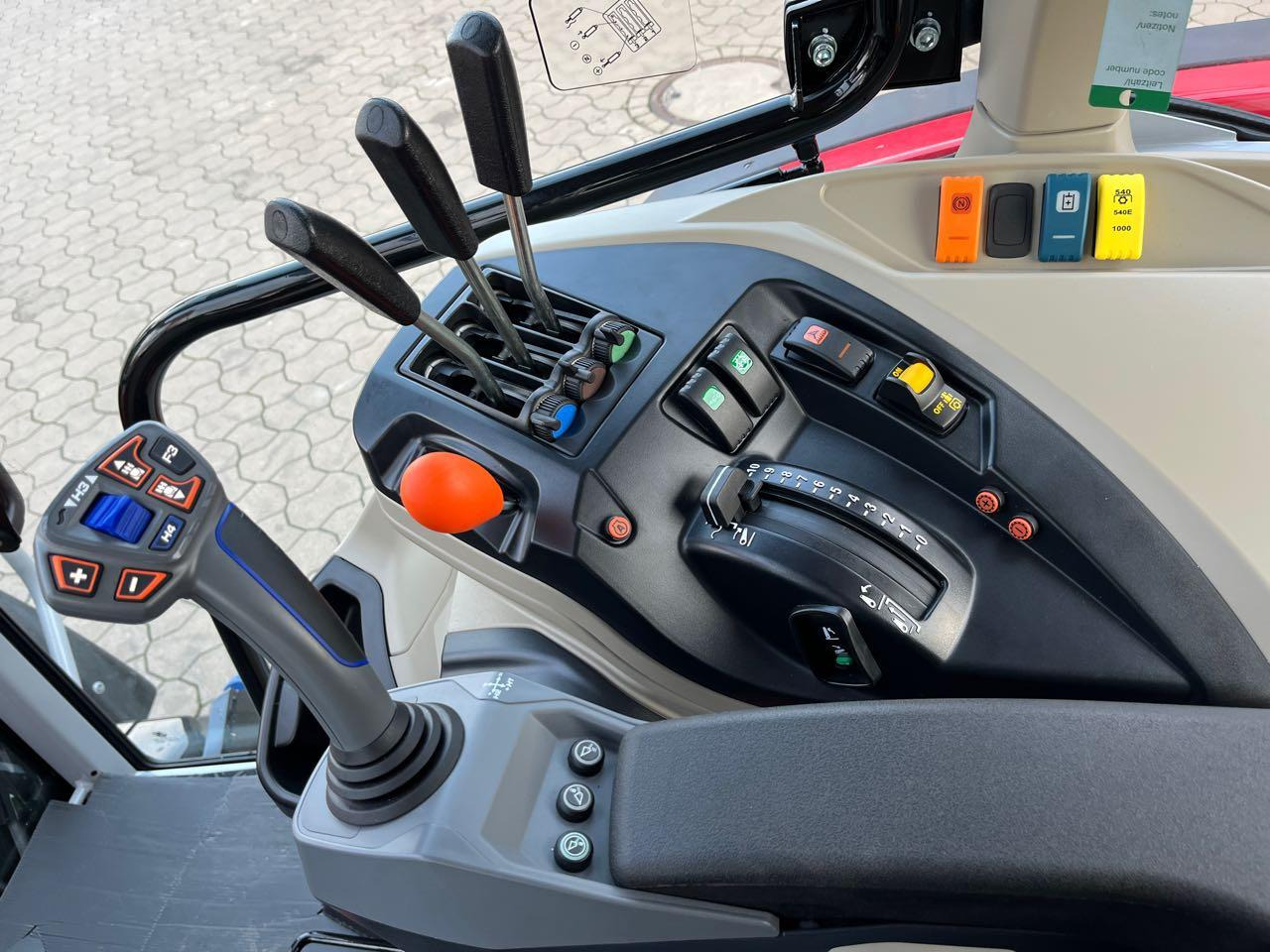 Trator nuevo Massey Ferguson 5M.115 Dyna-4 Essential: foto 8