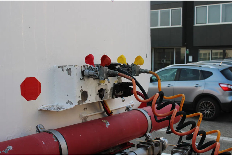Atcomex + 3 AXEL + 32.000 ltr Fuel transport - Semirreboque tanque: foto 3 Atcomex + 3 AXEL + 32.000 ltr Fuel transport - Semirreboque tanque: foto 3