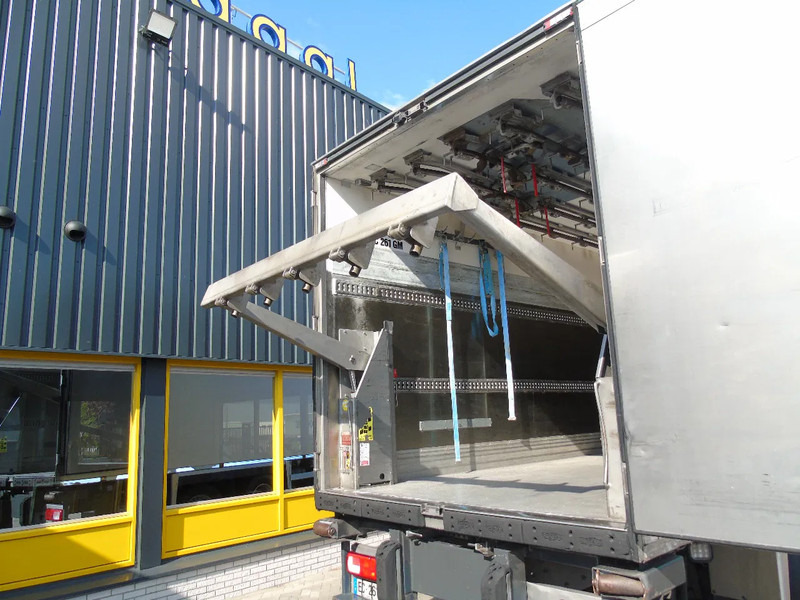 DAF CF 410 + 8X2 + CHEREAU + MEAT HOOKS + ATP + EURO 6 - Caminhão frigorífico: foto 5 DAF CF 410 + 8X2 + CHEREAU + MEAT HOOKS + ATP + EURO 6 - Caminhão frigorífico: foto 5