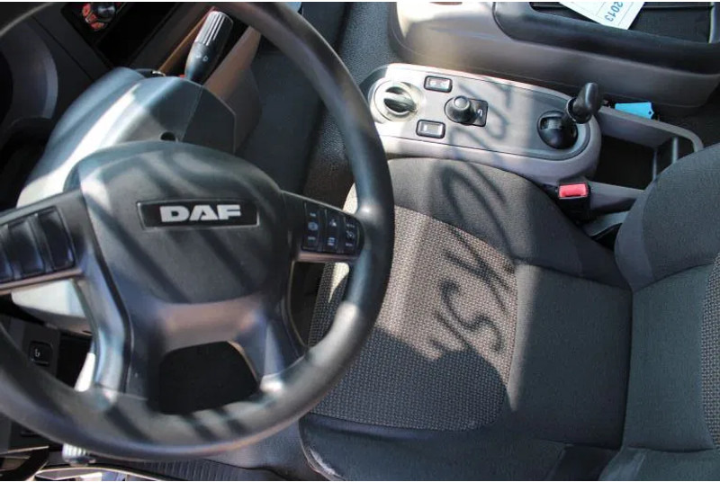DAF LF 180 + Euro 6 + Dhollandia Lift + 12t - Caminhão furgão: foto 5 DAF LF 180 + Euro 6 + Dhollandia Lift + 12t - Caminhão furgão: foto 5