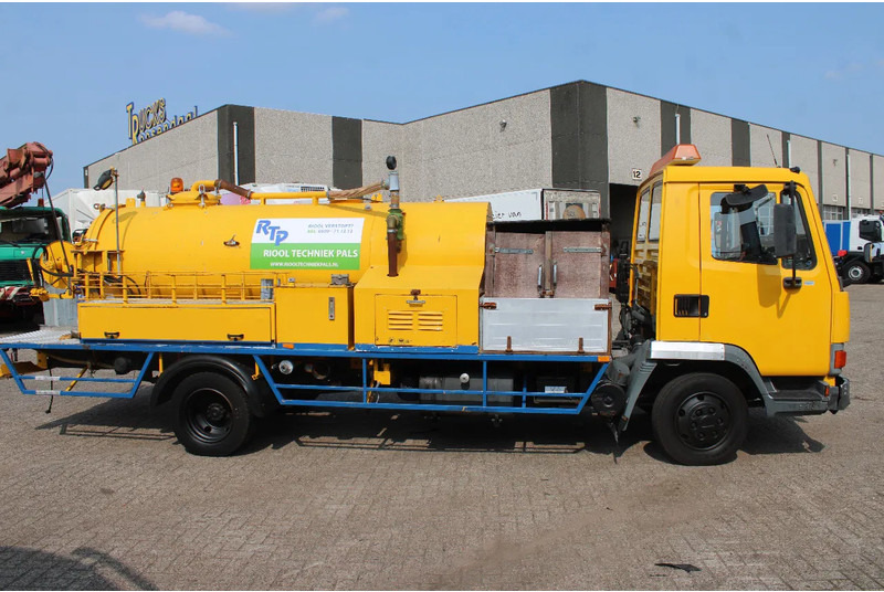 DAF LF 45.130 + RON 4.000LITER - Caminhão limpa fossa: foto 3 DAF LF 45.130 + RON 4.000LITER - Caminhão limpa fossa: foto 3