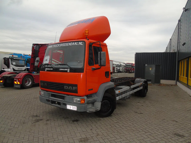 DAF LF 55.160 + EURO 2 + MANUAL + 12T - Caminhão chassi: foto 2 DAF LF 55.160 + EURO 2 + MANUAL + 12T - Caminhão chassi: foto 2