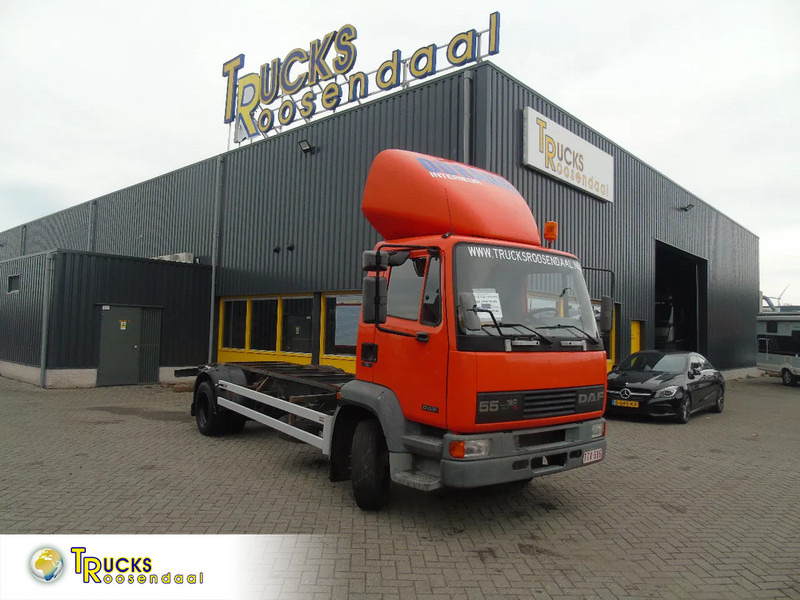 DAF LF 55.160 + EURO 2 + MANUAL + 12T - Caminhão chassi: foto 1 DAF LF 55.160 + EURO 2 + MANUAL + 12T - Caminhão chassi: foto 1
