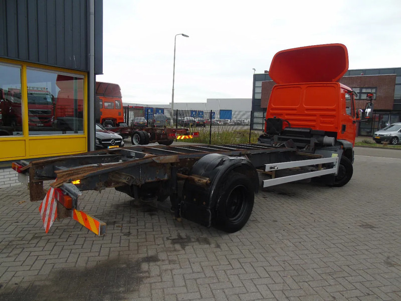 DAF LF 55.160 + EURO 2 + MANUAL + 12T - Caminhão chassi: foto 3 DAF LF 55.160 + EURO 2 + MANUAL + 12T - Caminhão chassi: foto 3