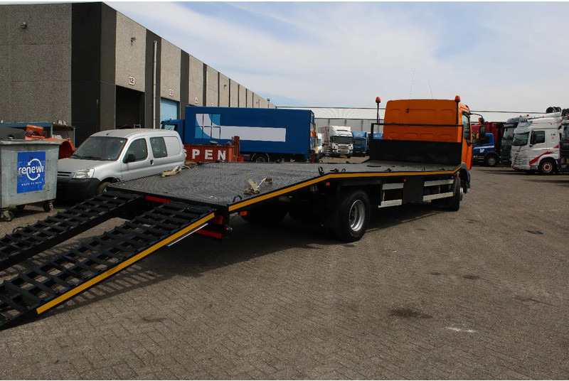 DAF LF 55.220 + HYDROLIC RAMPS + MANUAL - Caminhão transporte de veículos: foto 3 DAF LF 55.220 + HYDROLIC RAMPS + MANUAL - Caminhão transporte de veículos: foto 3