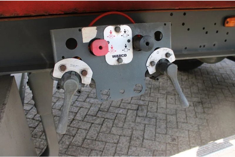 Caminhão com lona DAF XF 106.460 + Euro 6 + 6X2 + retarder + price is for complete incl combi: foto 18