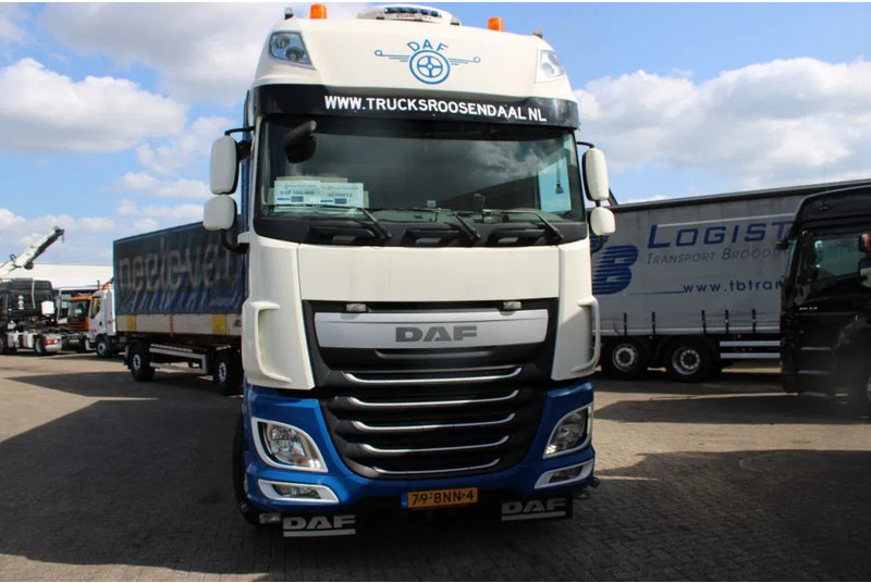 Caminhão com lona DAF XF 106.460 + Euro 6 + 6X2 + retarder + price is for complete incl combi: foto 6