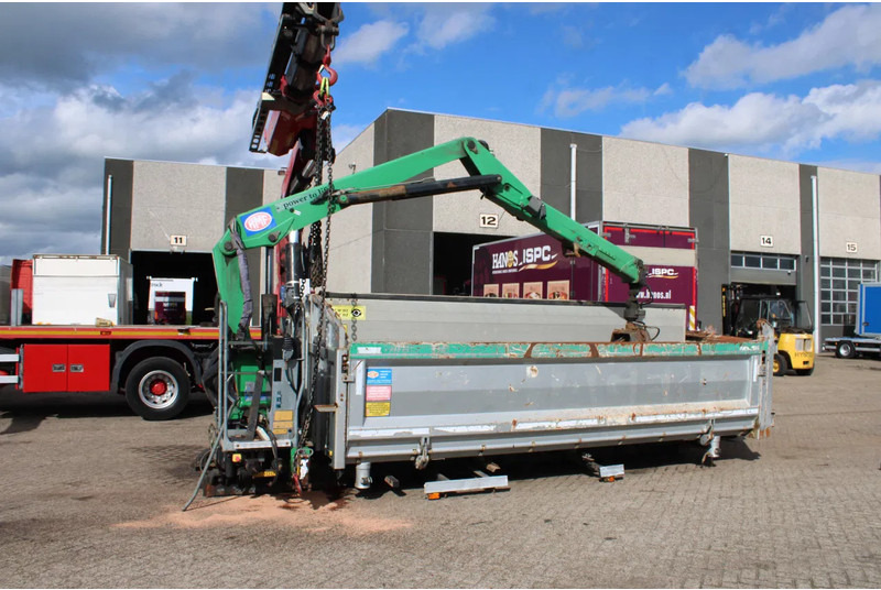 HMF 1643 Z2 1643 Z2 + Z CRANE + TIPPER SYSTEM COMPLETE - Equipamento: foto 2 HMF 1643 Z2 1643 Z2 + Z CRANE + TIPPER SYSTEM COMPLETE - Equipamento: foto 2
