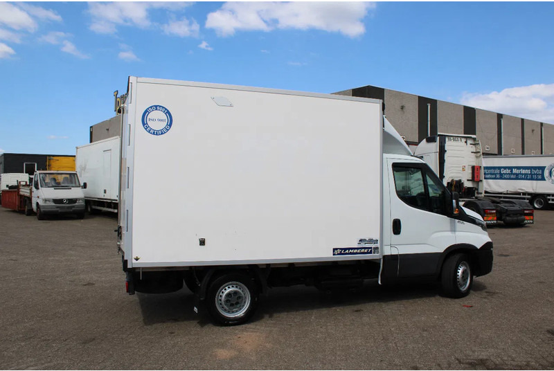 Iveco Daily 35S18 + carrier + electric + 3P - Carrinha frigorífica: foto 3 Iveco Daily 35S18 + carrier + electric + 3P - Carrinha frigorífica: foto 3