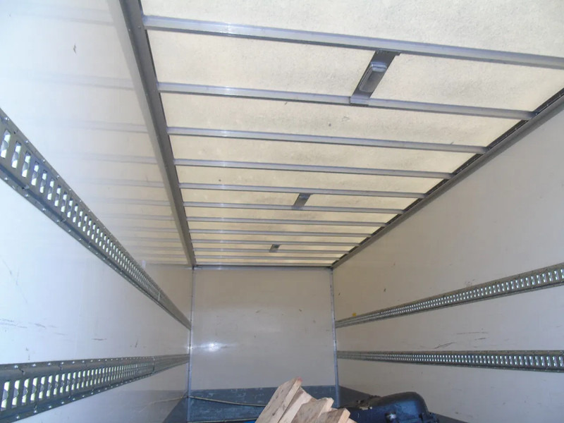 Iveco Eurocargo 120E19 + euro 6 + lift + BROKEN ENGINE - Caminhão furgão: foto 3 Iveco Eurocargo 120E19 + euro 6 + lift + BROKEN ENGINE - Caminhão furgão: foto 3