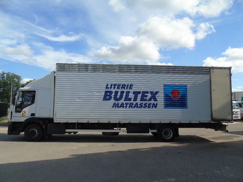 Iveco Eurocargo 120E25 + EURO 6 + 196.000KM! - Caminhão furgão: foto 2 Iveco Eurocargo 120E25 + EURO 6 + 196.000KM! - Caminhão furgão: foto 2