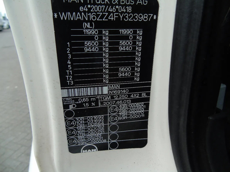 Caminhão furgão MAN TGM 12.250 + EURO 6 + LIFT: foto 20