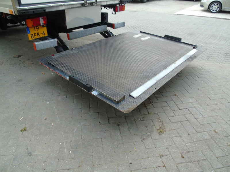 Caminhão furgão MAN TGM 12.250 + EURO 6 + LIFT: foto 15