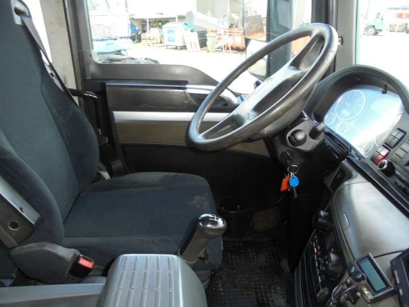 MAN TGS 26.440 Euro 5 + Manual + Hiab 288 E-5 Crane +JIB 4 + 6X4+REMOTE - Caminhão grua: foto 4 MAN TGS 26.440 Euro 5 + Manual + Hiab 288 E-5 Crane +JIB 4 + 6X4+REMOTE - Caminhão grua: foto 4