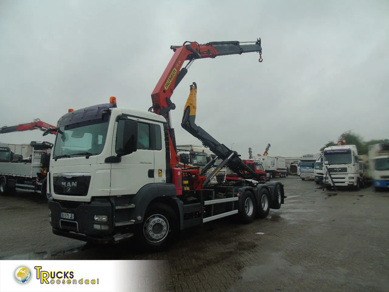 MAN TGS 35.440 + PALFINGER 24500 + 8X4 + EURO 5 + REMOTE - Caminhão grua: foto 1 MAN TGS 35.440 + PALFINGER 24500 + 8X4 + EURO 5 + REMOTE - Caminhão grua: foto 1