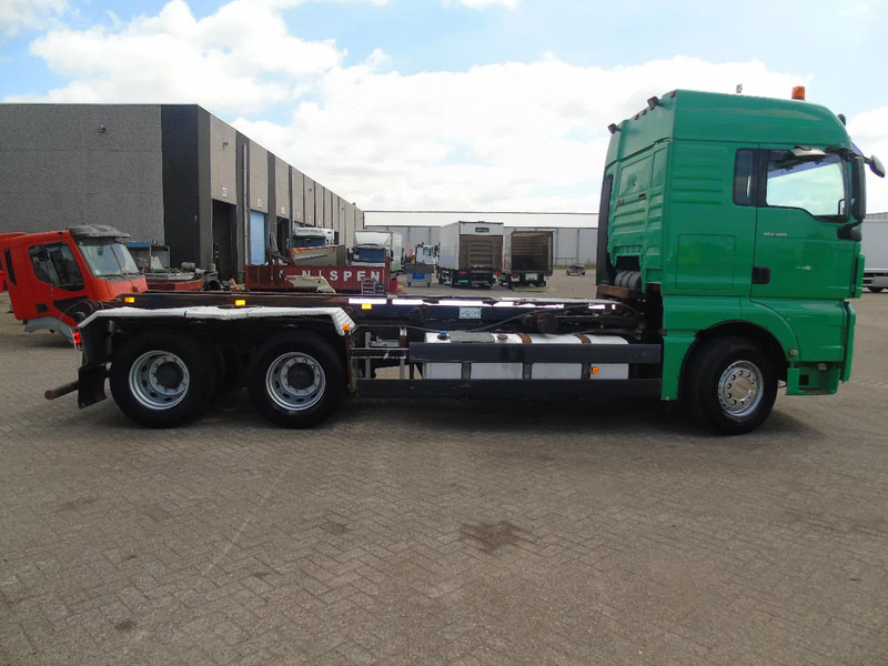 MAN TGX 28.480 + 6X2 + MANUAL - Caminhão com sistema de cabo: foto 3 MAN TGX 28.480 + 6X2 + MANUAL - Caminhão com sistema de cabo: foto 3