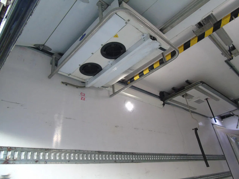 Mercedes-Benz Antos 1932 + EURO 6 + CARRIER + LIFT - Caminhão frigorífico: foto 5 Mercedes-Benz Antos 1932 + EURO 6 + CARRIER + LIFT - Caminhão frigorífico: foto 5