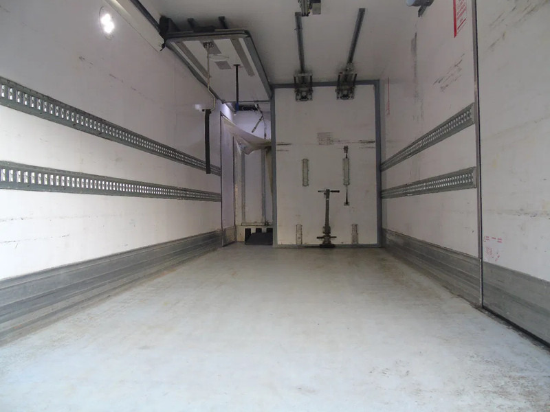 Mercedes-Benz Antos 1932 + EURO 6 + CARRIER + LIFT - Caminhão frigorífico: foto 4 Mercedes-Benz Antos 1932 + EURO 6 + CARRIER + LIFT - Caminhão frigorífico: foto 4