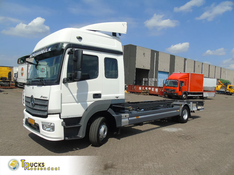 Mercedes-Benz Atego 1218 + EURO 6 + 5 PERS + BDF + LIFT - Caminhão transportador de contêineres/ Caixa móvel: foto 1 Mercedes-Benz Atego 1218 + EURO 6 + 5 PERS + BDF + LIFT - Caminhão transportador de contêineres/ Caixa móvel: foto 1
