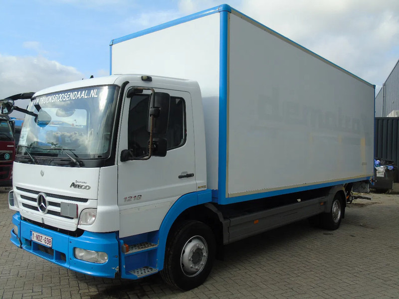 Mercedes-Benz Atego 1218 + euro 5 + lift - Caminhão furgão: foto 2 Mercedes-Benz Atego 1218 + euro 5 + lift - Caminhão furgão: foto 2