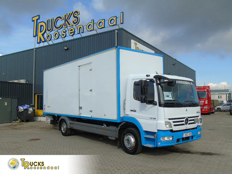 Mercedes-Benz Atego 1218 + euro 5 + lift - Caminhão furgão: foto 1 Mercedes-Benz Atego 1218 + euro 5 + lift - Caminhão furgão: foto 1