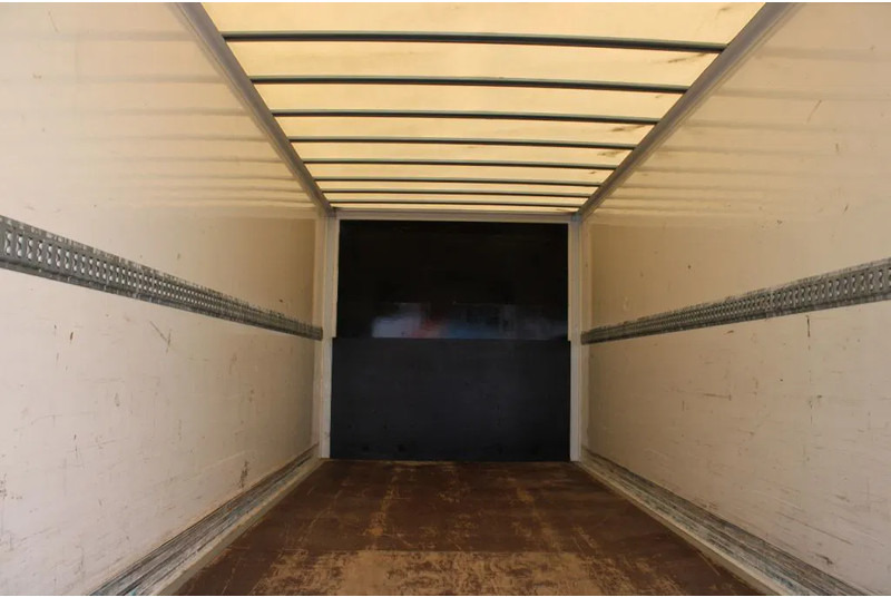 Mercedes-Benz Atego 1221 + EURO 6 + LIFT + 12t - Caminhão furgão: foto 5 Mercedes-Benz Atego 1221 + EURO 6 + LIFT + 12t - Caminhão furgão: foto 5