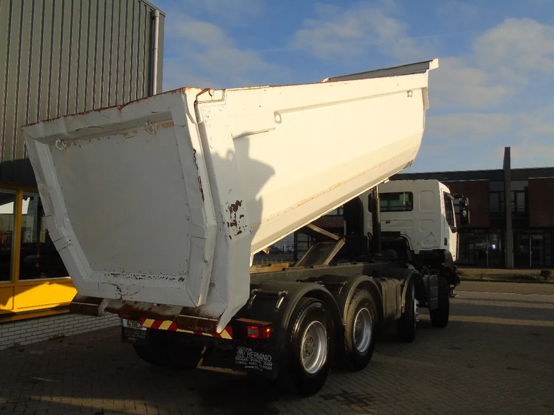 Renault Kerax 520DXI + MANUAL + SPRING + 8X4 - Caminhão basculante: foto 3 Renault Kerax 520DXI + MANUAL + SPRING + 8X4 - Caminhão basculante: foto 3