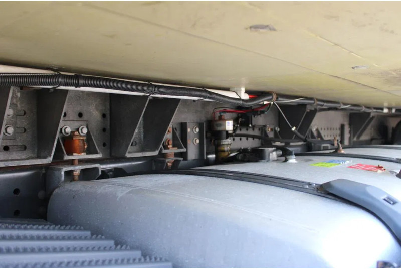 Caminhão frigorífico Scania G 440 + 6x2 + carrier + euro 5 + lift: foto 9