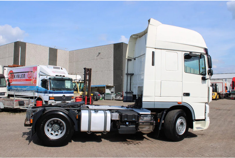 DAF XF 105.460 + EURO 5 + - Tractor: foto 4 DAF XF 105.460 + EURO 5 + - Tractor: foto 4