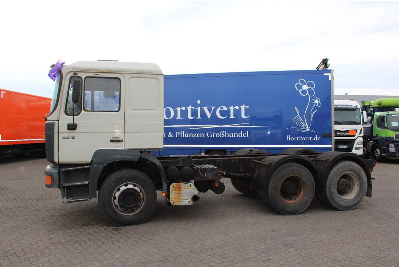 MAN F 26.364 + 6X4 + BIG AXLE + EURO 2 + MANUAL - Tractor: foto 3 MAN F 26.364 + 6X4 + BIG AXLE + EURO 2 + MANUAL - Tractor: foto 3