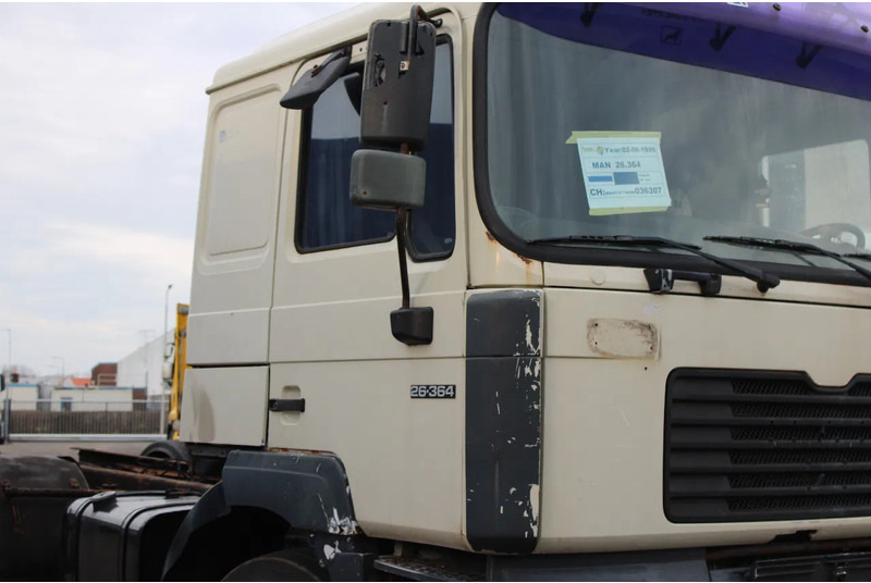 MAN F 26.364 + 6X4 + BIG AXLE + EURO 2 + MANUAL - Tractor: foto 5 MAN F 26.364 + 6X4 + BIG AXLE + EURO 2 + MANUAL - Tractor: foto 5