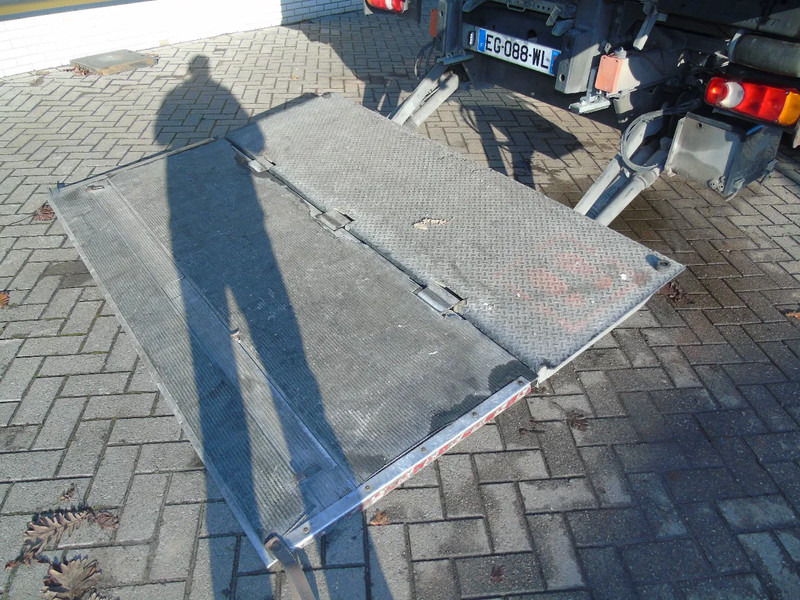 Volvo FL 14.210 + ATP/FRC + CARRIER + LIFT - Caminhão frigorífico: foto 5 Volvo FL 14.210 + ATP/FRC + CARRIER + LIFT - Caminhão frigorífico: foto 5