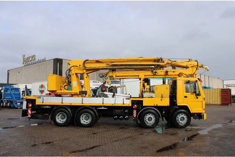 Volvo FL FL10 8X4 + GROMACH 34 mtr. + EURO 2 - Caminhão grua: foto 5 Volvo FL FL10 8X4 + GROMACH 34 mtr. + EURO 2 - Caminhão grua: foto 5