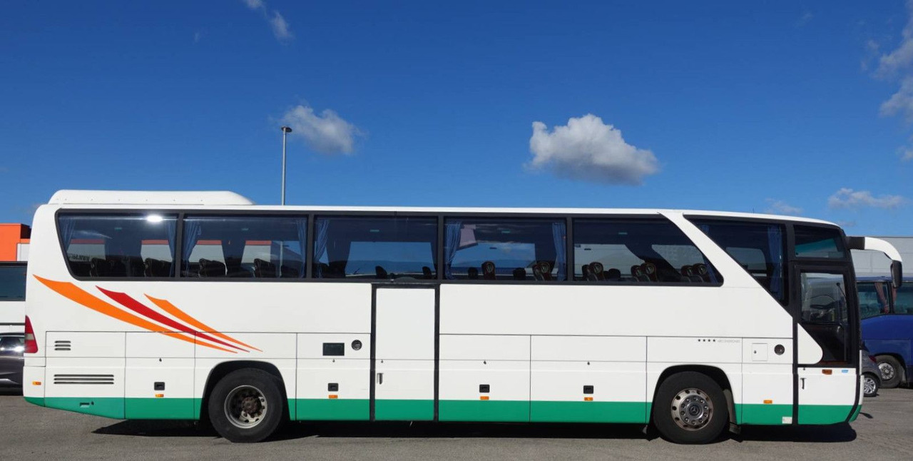 Mercedes-Benz 350 Tourismo 15-RHD *V6*404*Travego*51-Sitze* - Autocarro: foto 3 Mercedes-Benz 350 Tourismo 15-RHD *V6*404*Travego*51-Sitze* - Autocarro: foto 3