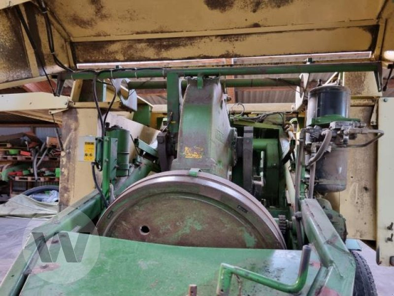 Krone Big Pack 120-80 - Enfardadeira de fardos quadrados: foto 5 Krone Big Pack 120-80 - Enfardadeira de fardos quadrados: foto 5