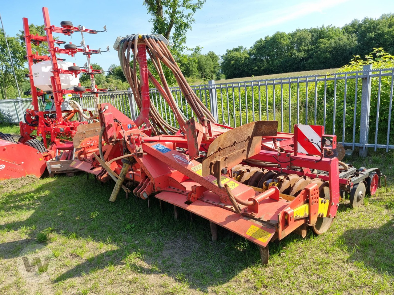 Kuhn HR 4003 - Grade rotativa: foto 1 Kuhn HR 4003 - Grade rotativa: foto 1