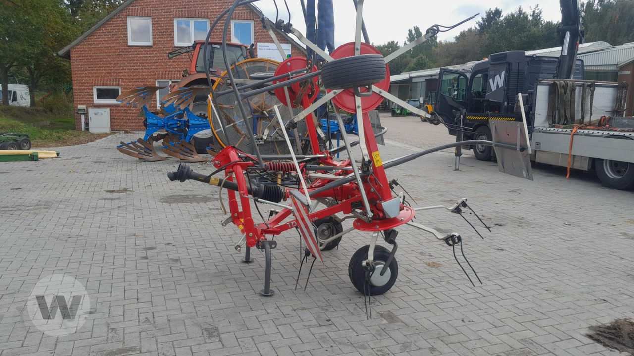 Massey Ferguson TD 524 DN - Ancinho enleirador: foto 5 Massey Ferguson TD 524 DN - Ancinho enleirador: foto 5