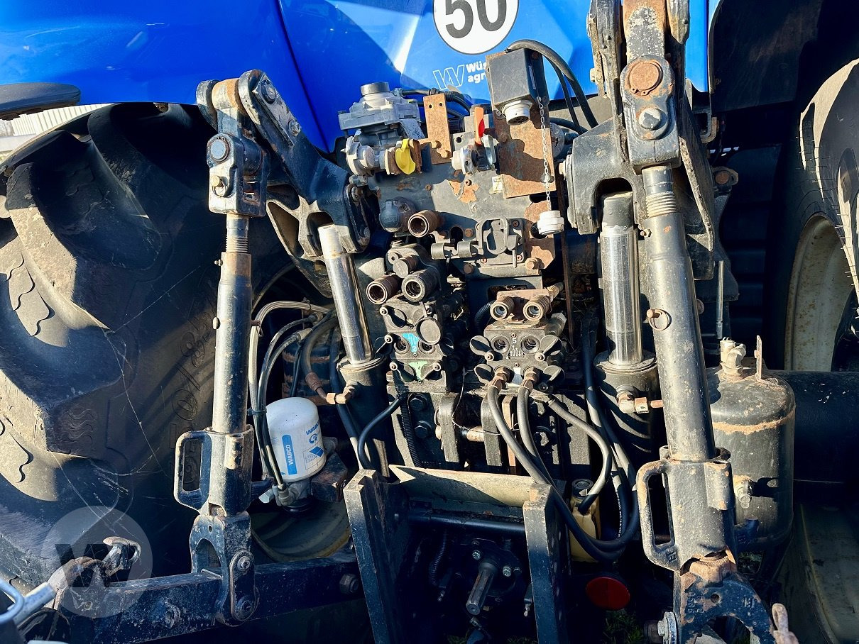 Trator New Holland T 8.360: foto 14