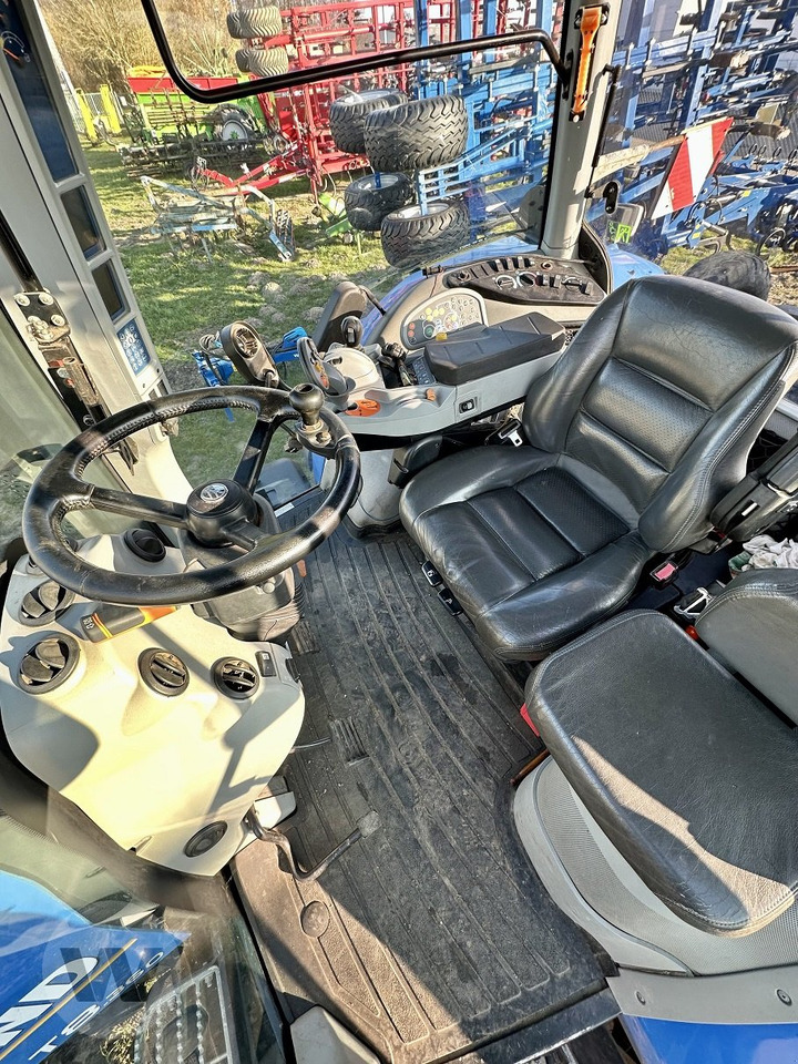 Trator New Holland T 8.360: foto 8