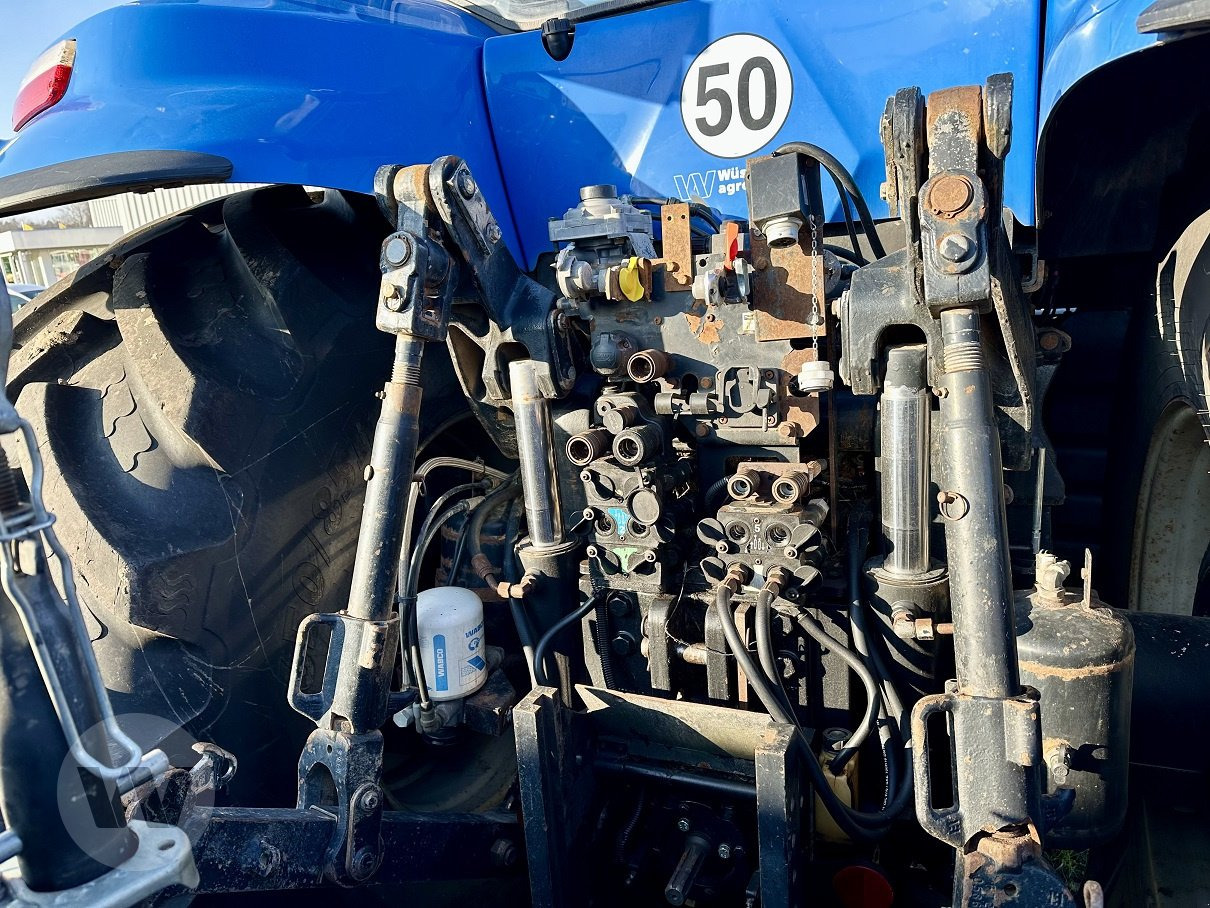 Trator New Holland T 8.360: foto 10