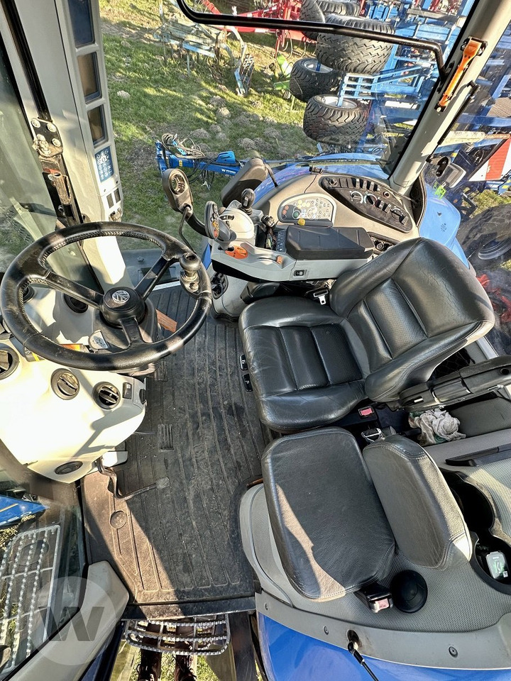 Trator New Holland T 8.360: foto 7