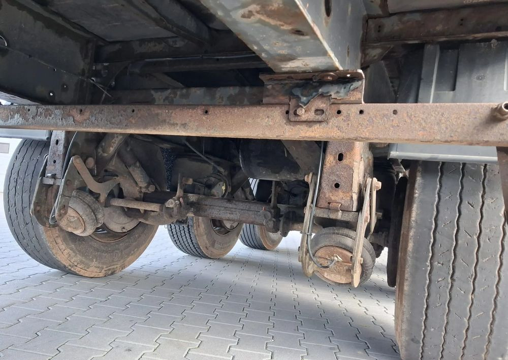 Krone Standard, Firanka, Mocowania promowe, Podnoszony zderzak - Semi-reboque de lona: foto 5 Krone Standard, Firanka, Mocowania promowe, Podnoszony zderzak - Semi-reboque de lona: foto 5