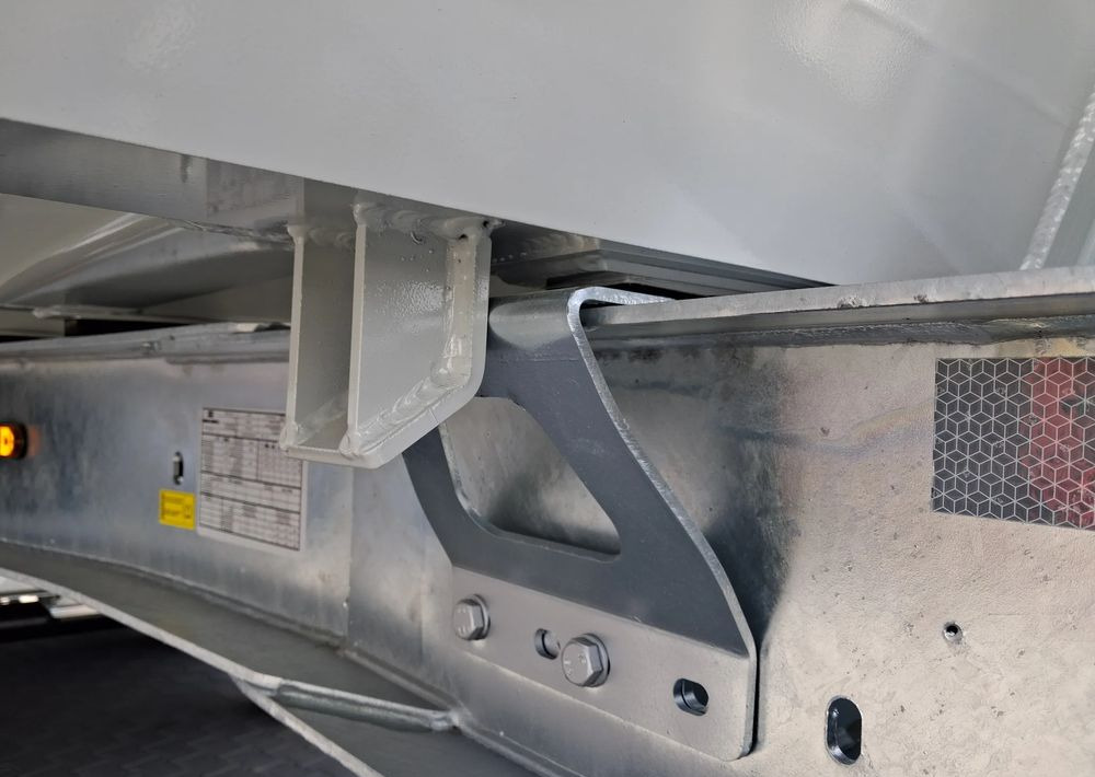 Zaslaw Aluminiowa skrzynia 28-33m3 - Semireboque basculante: foto 4 Zaslaw Aluminiowa skrzynia 28-33m3 - Semireboque basculante: foto 4