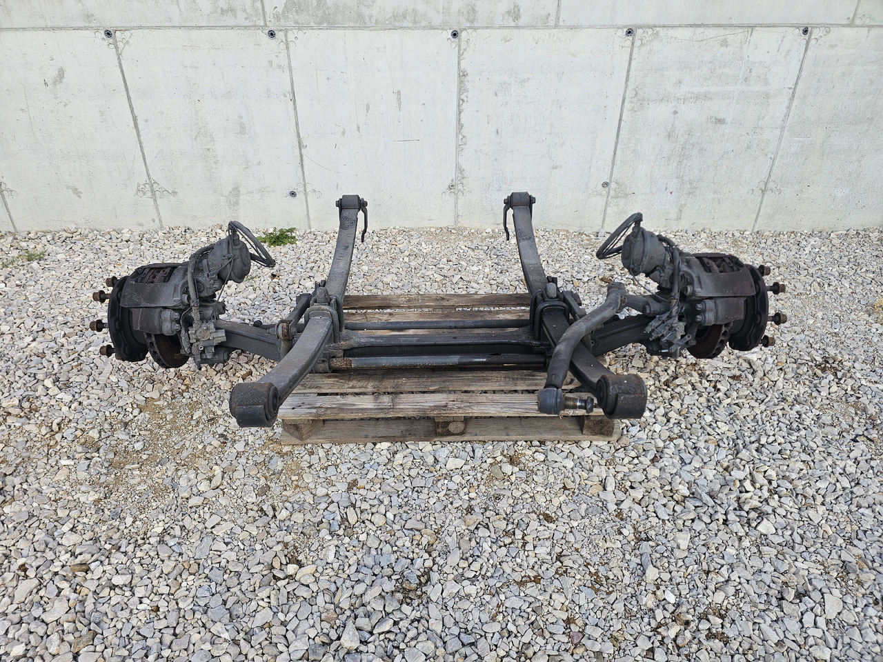 MERCEDES ATEGO MP4 12.XXX EURO 6 / COMPLETE FRONT AXLE - Eixo dianteiro: foto 2 MERCEDES ATEGO MP4 12.XXX EURO 6 / COMPLETE FRONT AXLE - Eixo dianteiro: foto 2