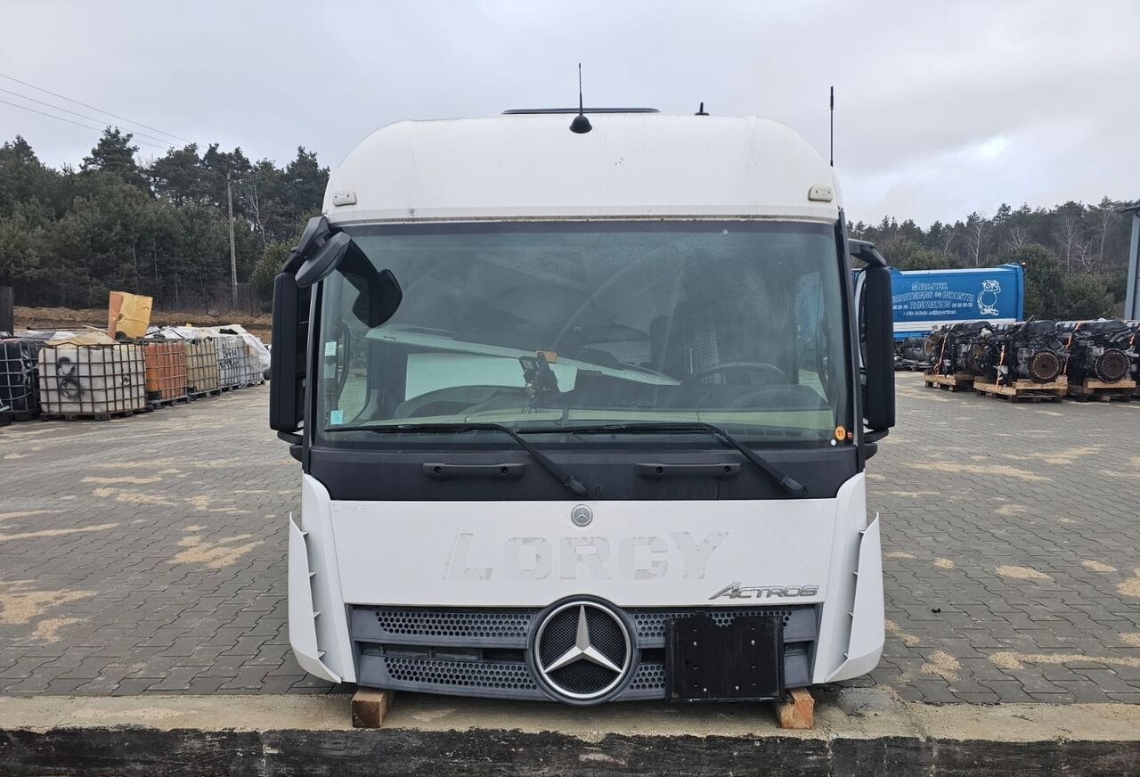 Mercedes-Benz ACTROS MP4 StreamSpace 1843 Mercedes-Benz ACTROS MP4 truck - Cabine de Caminhão: foto 1 Mercedes-Benz ACTROS MP4 StreamSpace 1843 Mercedes-Benz ACTROS MP4 truck - Cabine de Caminhão: foto 1