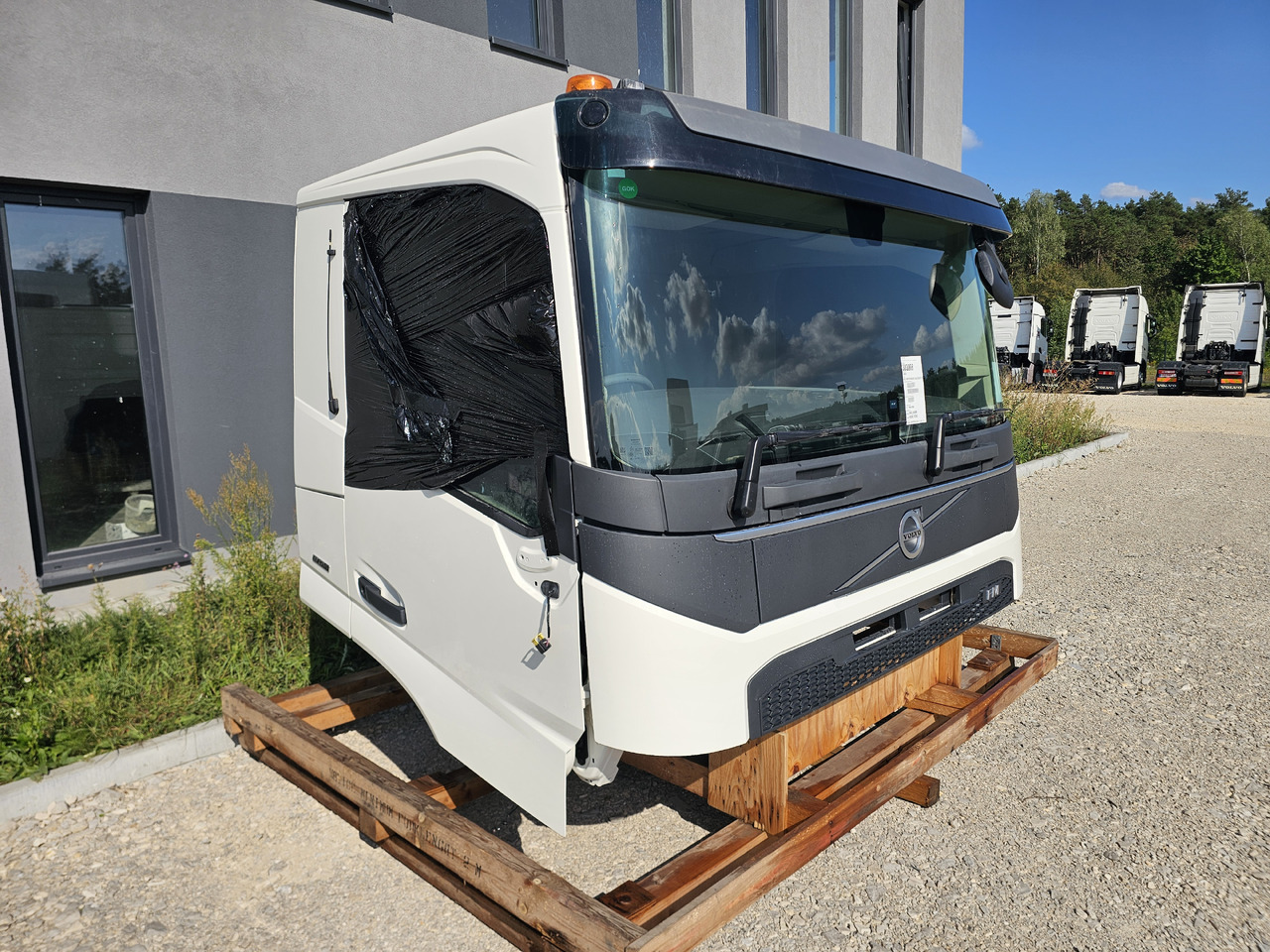 VOLVO FM5 FMX LOW DAY CAB / FULLY COMPLETE / BRAND NEW - Cabine: foto 4 VOLVO FM5 FMX LOW DAY CAB / FULLY COMPLETE / BRAND NEW - Cabine: foto 4
