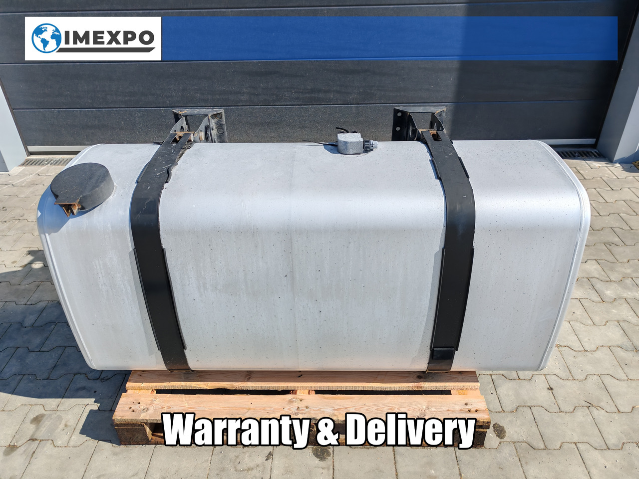 VOLVO RENAULT / ALU FUEL TANK / 153x69x71 / 610L / 21516454 - Tanque de combustível: foto 1 VOLVO RENAULT / ALU FUEL TANK / 153x69x71 / 610L / 21516454 - Tanque de combustível: foto 1