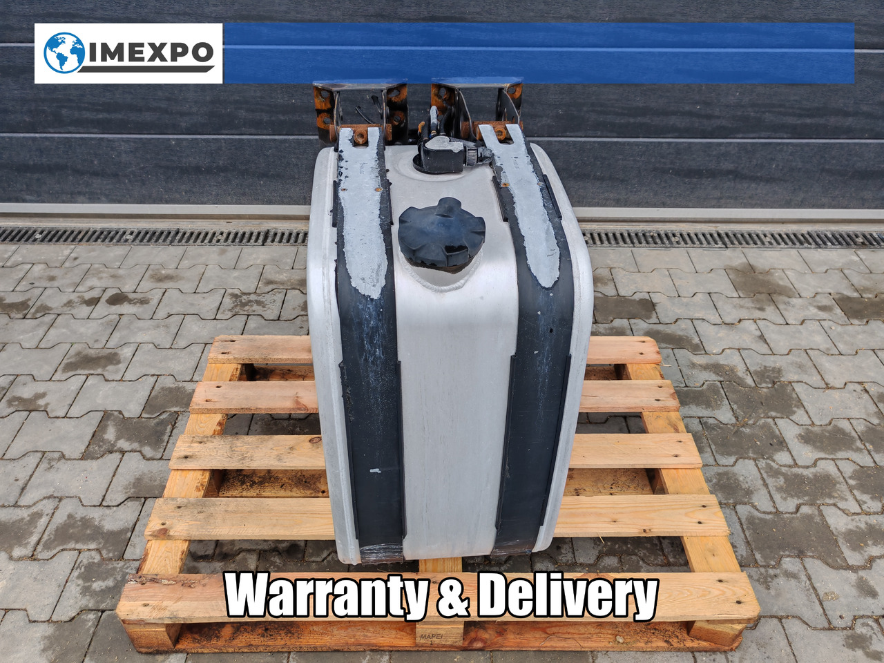 VOLVO RENAULT / ALU FUEL TANK / 43x71x69 / 165L / 20503502 - Tanque de combustível: foto 1 VOLVO RENAULT / ALU FUEL TANK / 43x71x69 / 165L / 20503502 - Tanque de combustível: foto 1