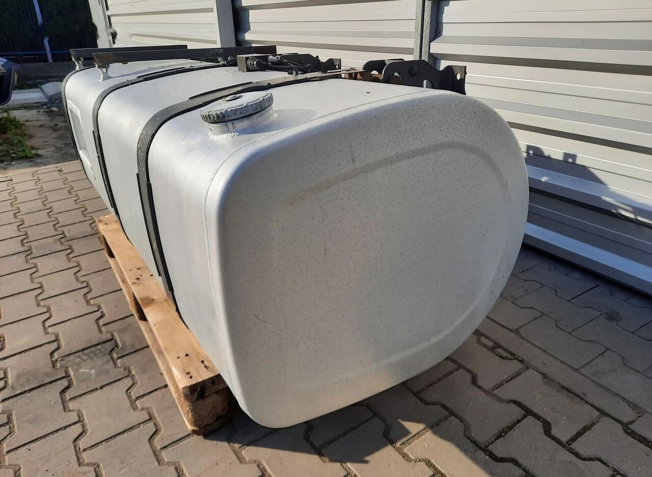 Volvo ZBIORNIK PALIWA 185CM DŁUGOŚĆ LOW DECK MEGA VOLVO FH FM FH4 RENA 20505103 Volvo truck - Tanque de combustível de Caminhão: foto 4 Volvo ZBIORNIK PALIWA 185CM DŁUGOŚĆ LOW DECK MEGA VOLVO FH FM FH4 RENA 20505103 Volvo truck - Tanque de combustível de Caminhão: foto 4