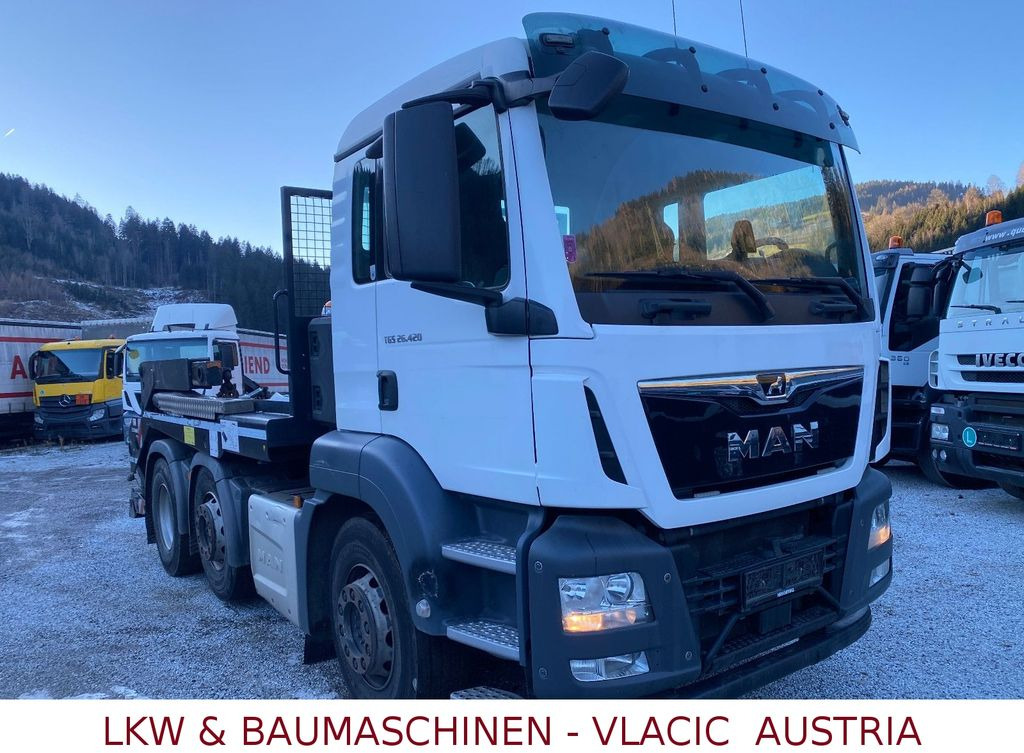 MAN TGS 26.420 6x2 Lift/Lenk vorlaufachsen - Caminhão multibenne: foto 2 MAN TGS 26.420 6x2 Lift/Lenk vorlaufachsen - Caminhão multibenne: foto 2